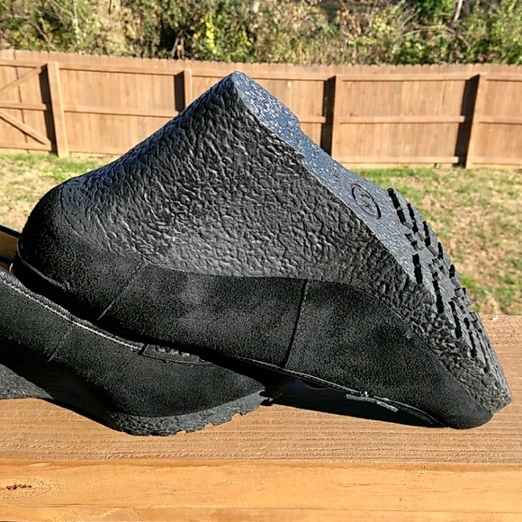 Michael Kors Black Suede Wedges - NWOT - Picture 5 of 8